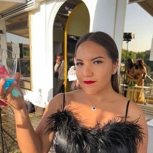 Meet your Posher, Lia